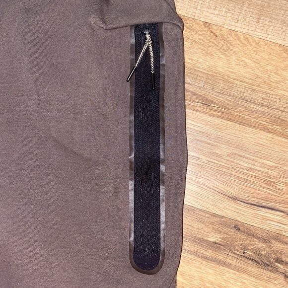 Nike tech fleece two tone joggers - Picture 7 of 7